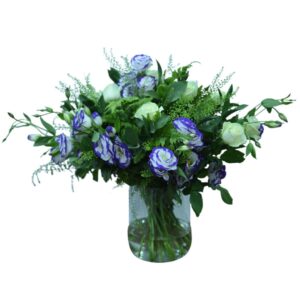 זר נופר ליזי סגול עם ורדים רקע לבן